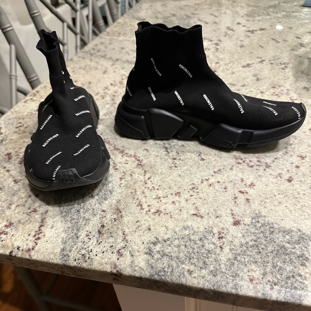 BALENCIAGA KIDS SOCK SNEAKERS; gently worn twice; size 6; Excellent condition